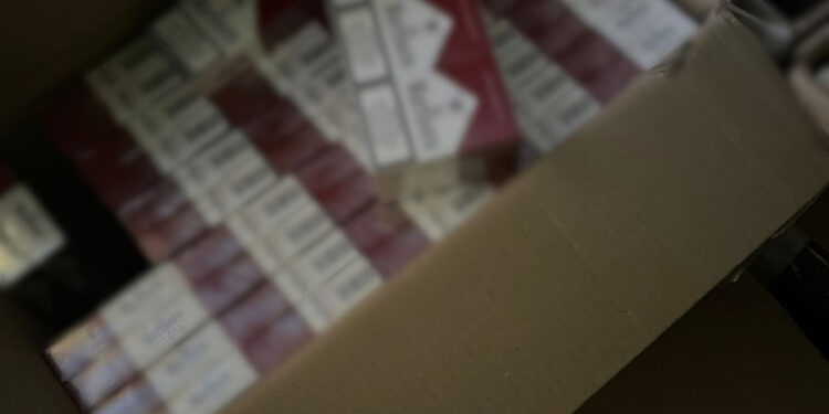 У Південноукраїнську поліцейські вилучили контрафактні сигарети та алкоголь – збитки від незаконної діяльності склали 280 тис.грн.(ФОТО)