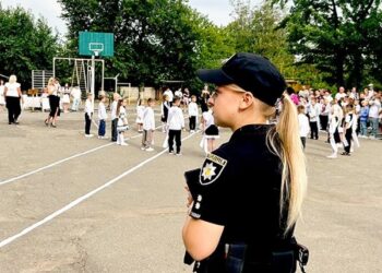На Миколаївщині 25 офіцерів служби освітньої безпеки продовжують нести службу в навчальних закладах громад області (ФОТО)
