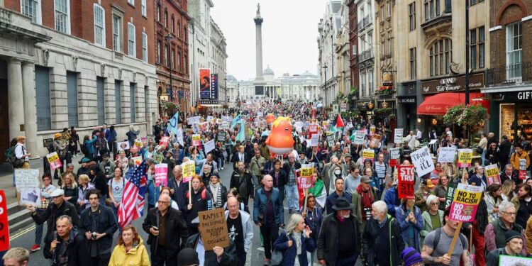 Як у Лондоні протестували проти Трампа (ФОТО)