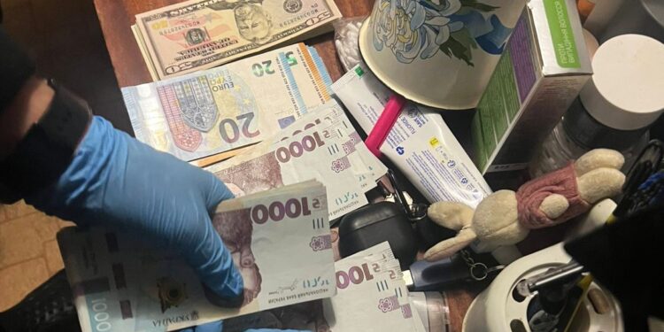 Розкрадання державник коштів, хабар у НУК і видобуток води – на Миколаївщині 13 осіб підозрюються у злочинах зі збитками понад 52 млн.грн. (ФОТО)