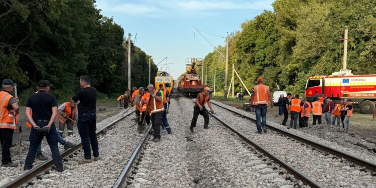 Залізничне сполучення на дільниці Васильків-1 — Боярка відновлено у найкоротші терміни (ФОТО)