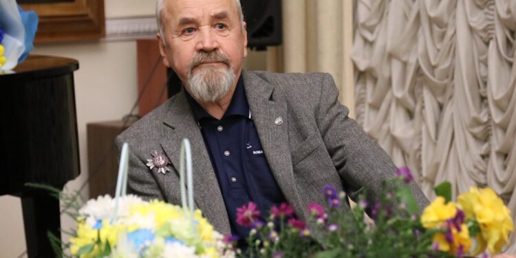 «Графіка та скульптура»: у Миколаєві відкрили ювілейну виставку Івана Булавицького (ФОТО)