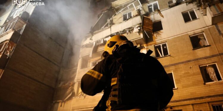 Нічна атака росіян на Київ, Одесу, Кременчук та Кривий Ріг – є загиблі та руйнування (ФОТО)