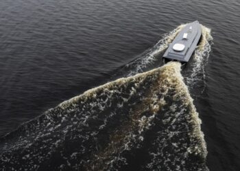 Українські морські дрони тепер несуть FPV-дрони на оптоволокні, і це хороша новина (ФОТО, ВІДЕО)