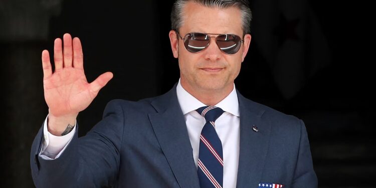 Гегсет терміново викликає всіх генералів і адміралів США з усього світу. Для чого – не каже