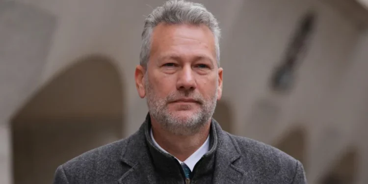 Британський депутат Європарламенту зізнався в хабарях від нардепа від ОПЗЖ, колишнього миколаївця (ФОТО)