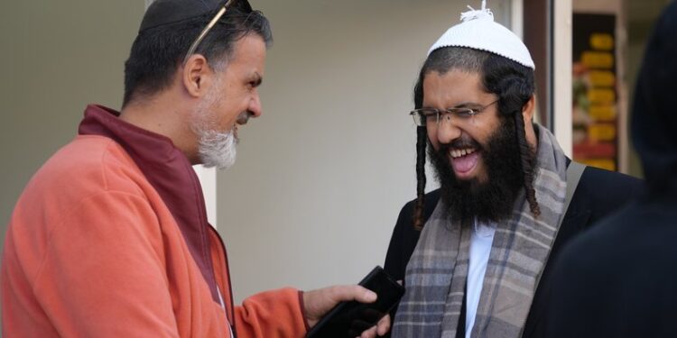 Ціни в Умані. Скільки платять хасиди за воду, житло й все решта (ФОТО, ВІДЕО)