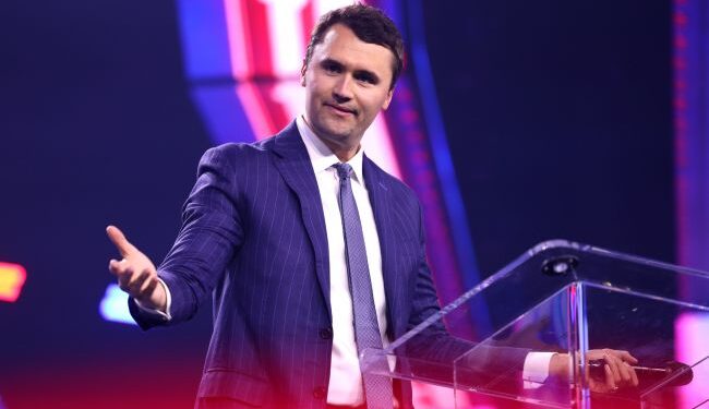 ЗМІ дізналися ім’я ймовірного вбивці Чарлі Кірка: його “здав” батько