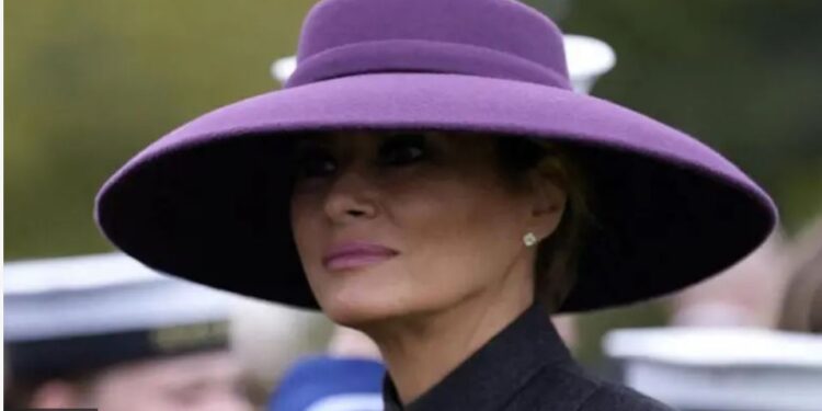 Американська Klavdia Petrivna. Що пишуть про Меланію Трамп після візиту в Британію (ФОТО)