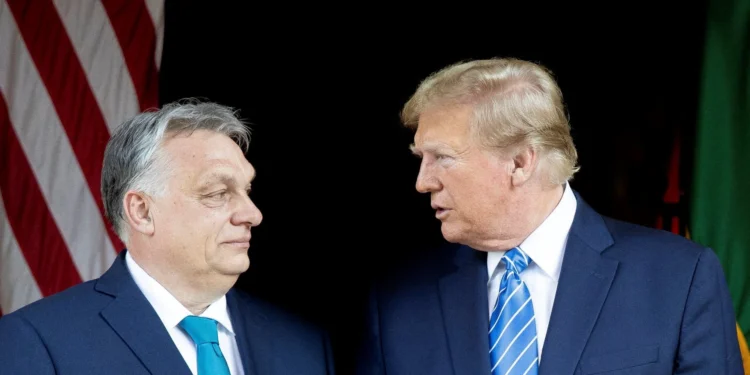 Орбан любить американського президента і російську нафту. Тепер доведеться зробити вибір