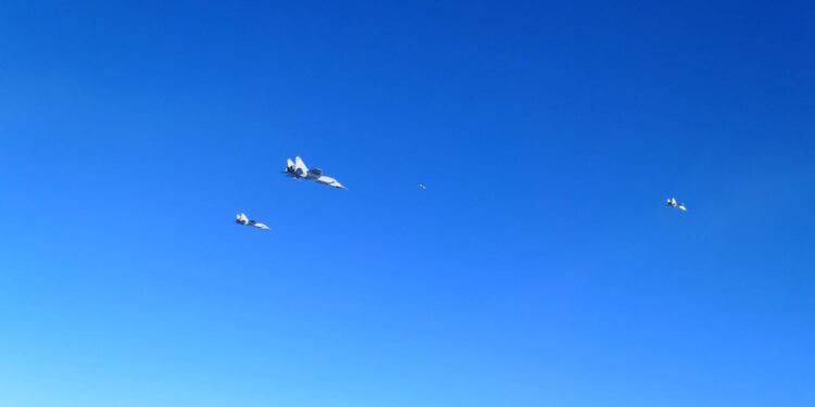 Угорські винищувачі Gripen перехопили п’ять російських літаків поблизу повітряного простору Литви (ФОТО)