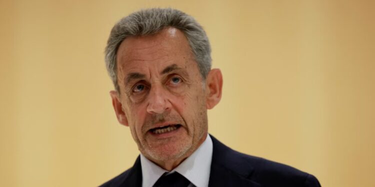 Експрезидента Франції Саркозі засудили до 5 років в’язниці