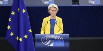 ЄС більше не купуватиме скраплений газ з РФ. Що ще в 19-му пакеті санкцій