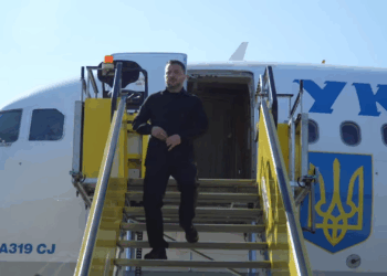 Зеленський прибув до Данії, потім – в Париж (ВІДЕО)