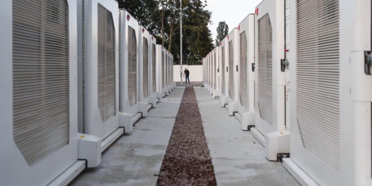 У Ярославлі горить НПЗ. Причина несподівана (ВІДЕО)