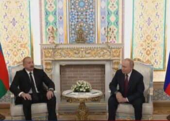 Путін зустрівся з Алієвим і визнав провину РФ за літак – каже, дізнався щойно (ВІДЕО)