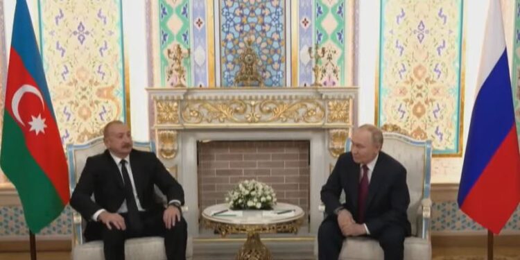 Путін зустрівся з Алієвим і визнав провину РФ за літак – каже, дізнався щойно (ВІДЕО)