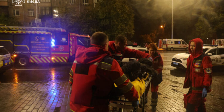 В Україні триває ракетно-дронова атака, основний удар – Київ, Дніпро, Запоріжжя (ФОТО, ВІДЕО)