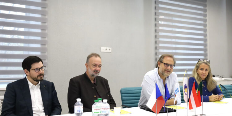 Миколаїв відвідала делегація з Австрії – хочуть знати, як допомогти з опаленням (ФОТО)