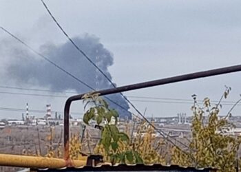 Українські дрони дістали НПЗ в Уфі (ВІДЕО)