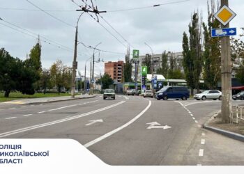 У Миколаєві 45-річний чоловік розбився на Kawasaki, поліція шукає свідків (ФОТО)