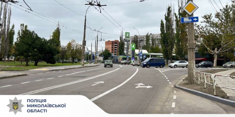 У Миколаєві 45-річний чоловік розбився на Kawasaki, поліція шукає свідків (ФОТО)