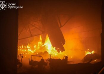 На Одещині масштабна пожежа після дронової атаки – горять склади