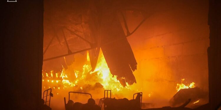 На Одещині масштабна пожежа після дронової атаки – горять склади