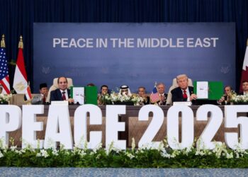 Трамп першим підписав мирну угоду щодо Гази і заявив, що війна тривала 3000 років (ВІДЕО)