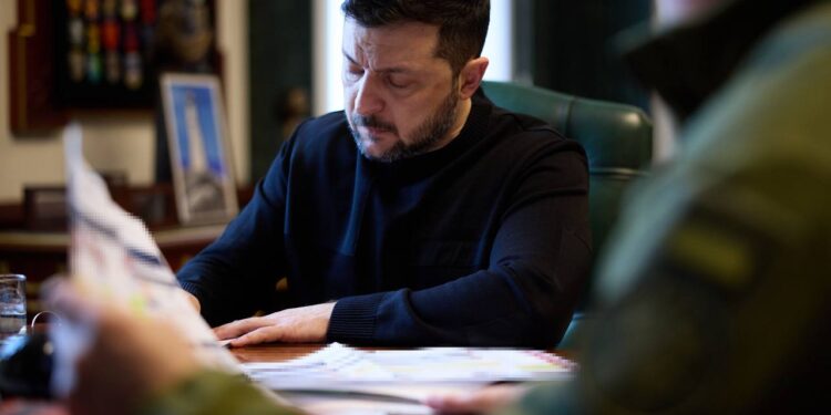 «Санкції світу дійсно обмежують російську здатність продовжувати й розширювати цю війну» – Зеленський озвучив дані розвідки