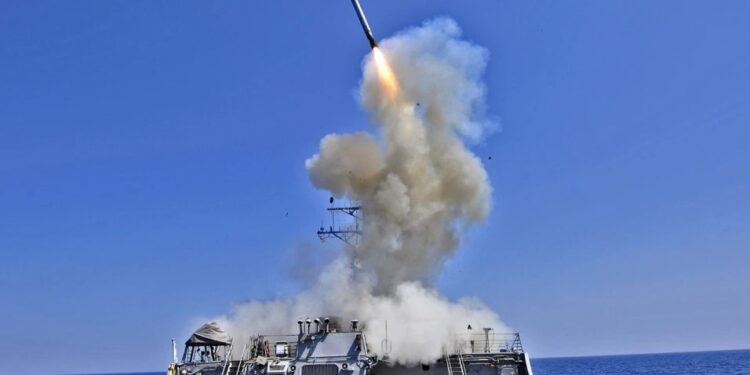 Є «томагавки», здатні «коротити» електромережі у цілих містах, – американіст Довгополий