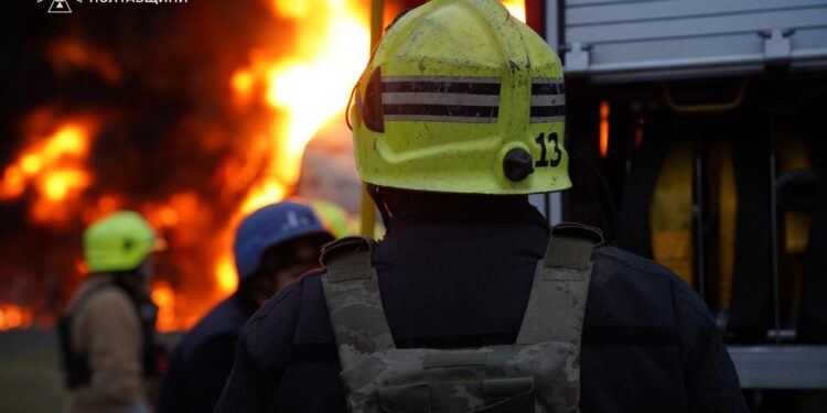 «Путін глухий до всього, що говорить світ», – Зеленський розповів про понад 300 дронів та 37 ракет по енергетиці та критичній інфраструктурі (ФОТО)