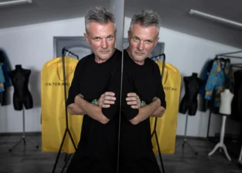 Дизайнер, який вдягає Зеленського для Трампа – хто він та як опинився біля президента (ФОТО)