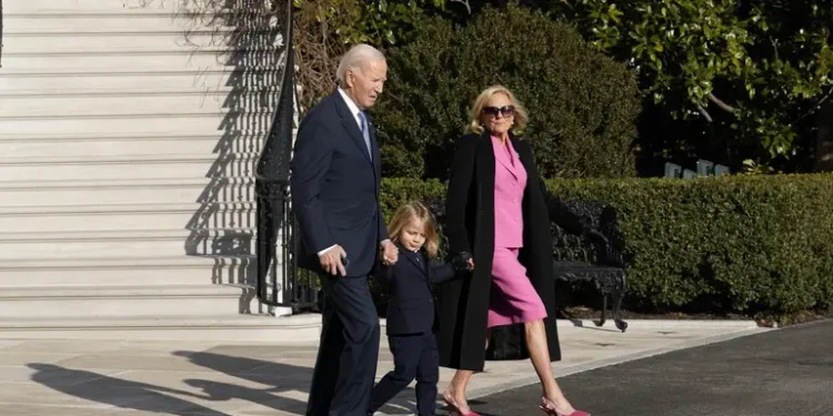 Байден завершив курс терапії – як виглядає та почувається (ФОТО, ВІДЕО)