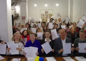 Скандал дня – радіодиктант “національної єдності”. Що не так і меми (ФОТО)