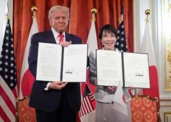 Трамп підписав у Японії “дуже справедливу” угоду і був у захваті від “тонкого прогину” прем’єрки (ФОТО, ВІДЕО)