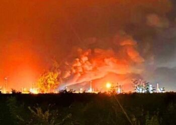 В Угорщині та Румунії раптом загорілися НПЗ, які переробляють російську нафту