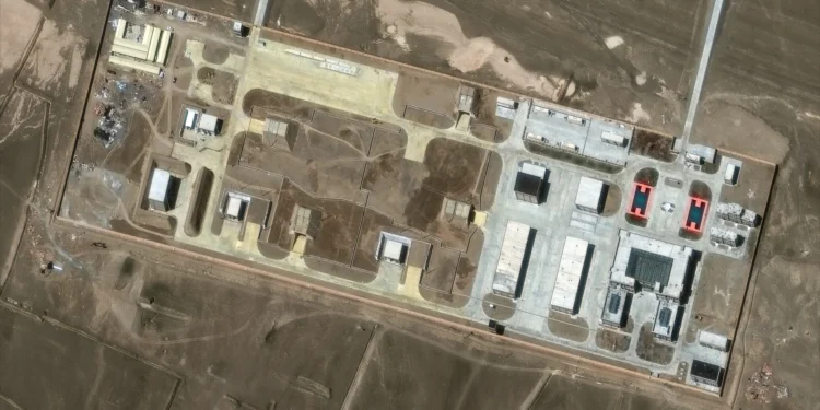 Китай “бетонує” ППО у бункерах з розсувним дахом. Тепер Barracuda та інші ракето-дрони їм не страшні? (ФОТО)