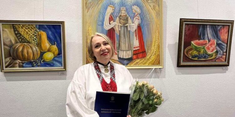 Художниця Світлана Бойкова-Калюжна відкрила виставку і стала «Зіркою культури-2025» у Миколаєві (ФОТО)