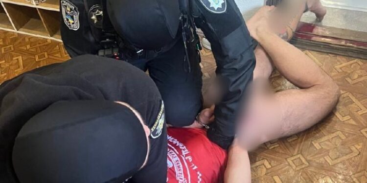 У Києві затримали тренера з джиу-джитсу – вчиняв розпусні дії з 11-річною дівчиною (ФОТО)