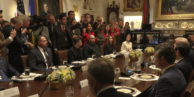 Про дрони, Tomahawk, зустріч з путіним у Будапешті та завершення війни – про що говорили Трамп із Зеленським