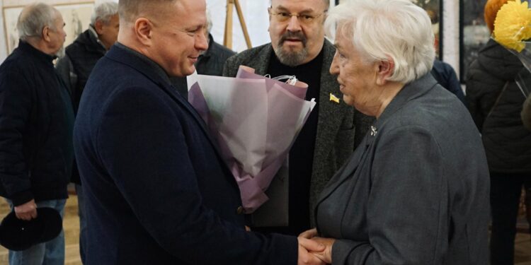 Мистецтво, народжене душею: у Миколаєві відкрили виставку Тетяни Купцової (ФОТО)