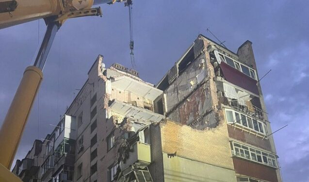 У Хмельницькому під завалами знайшли тіла 2 людей, є сумніви, що це був вибух газу