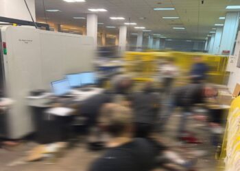 Посилка, яка вибухнула на пошті, відправлялася за кордон і була не одна (ФОТО)