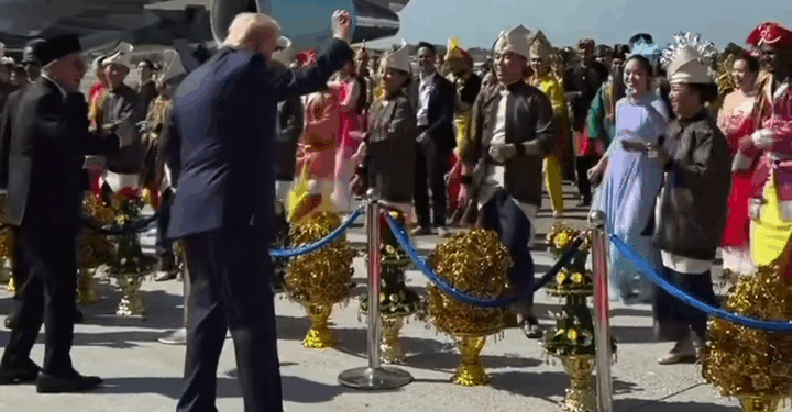 Трамп вже в Малайзії – станцював в аеропорту (ВІДЕО)