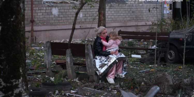 Триває масована ракетно-дронова атака, у Запоріжжі зруйнований гуртожиток, багато постраждалих (ФОТО, ВІДЕО)