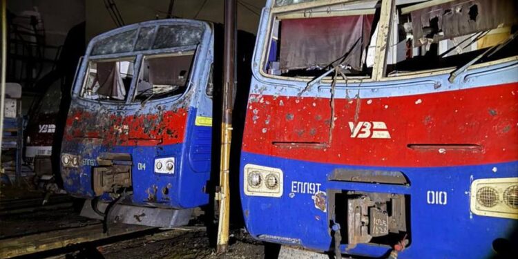 Вночі РФ знову вдарила по залізниці та енергетиці (ФОТО)
