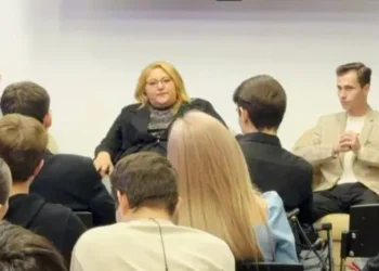 Проросійська євродепутатка від Румунії пригрозила “переламати ноги Зеленському”