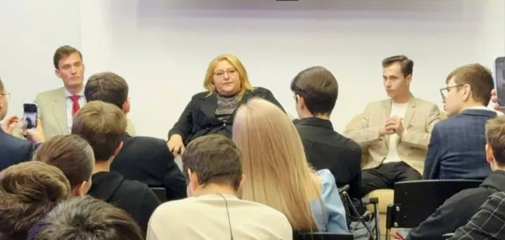 Проросійська євродепутатка від Румунії пригрозила “переламати ноги Зеленському”