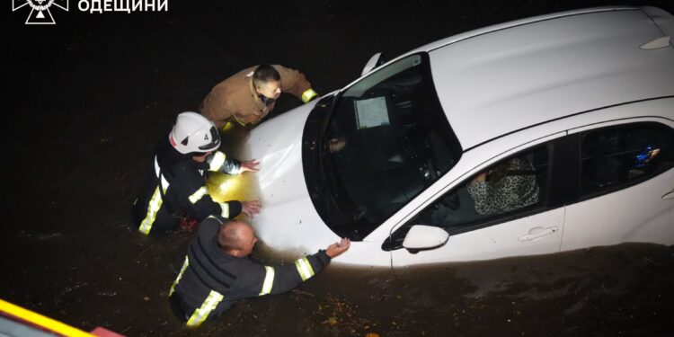 В Одесі внаслідок негоди 9 загиблих